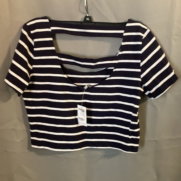 Charlotte Russe Black and White Striped Crop Top- Large - Picture 2 of 4